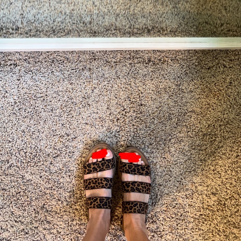 Steven Madden Cheetah Sandles Size 6 - image 4